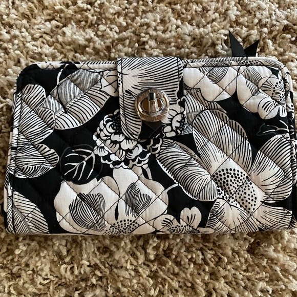 Vera Bradley Handbags - Vera Bradley rfid wallet